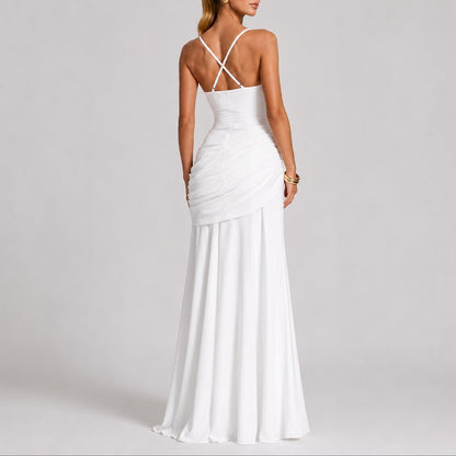 Robe longue blanche vue de dos, drapé sur les hanches