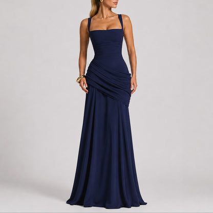 Robe longue drapée bleu marine, encolure carrée, vue de face