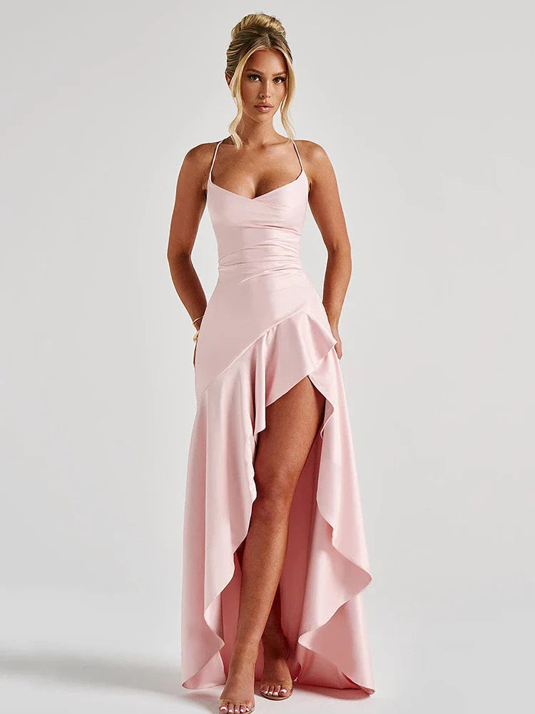 Robe longue rose pâle à fines bretelles, vue de face