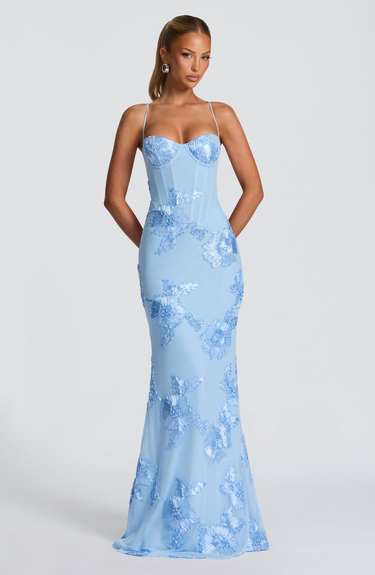 Robe longue fleurie corset, coloris bleu ciel, vue de face