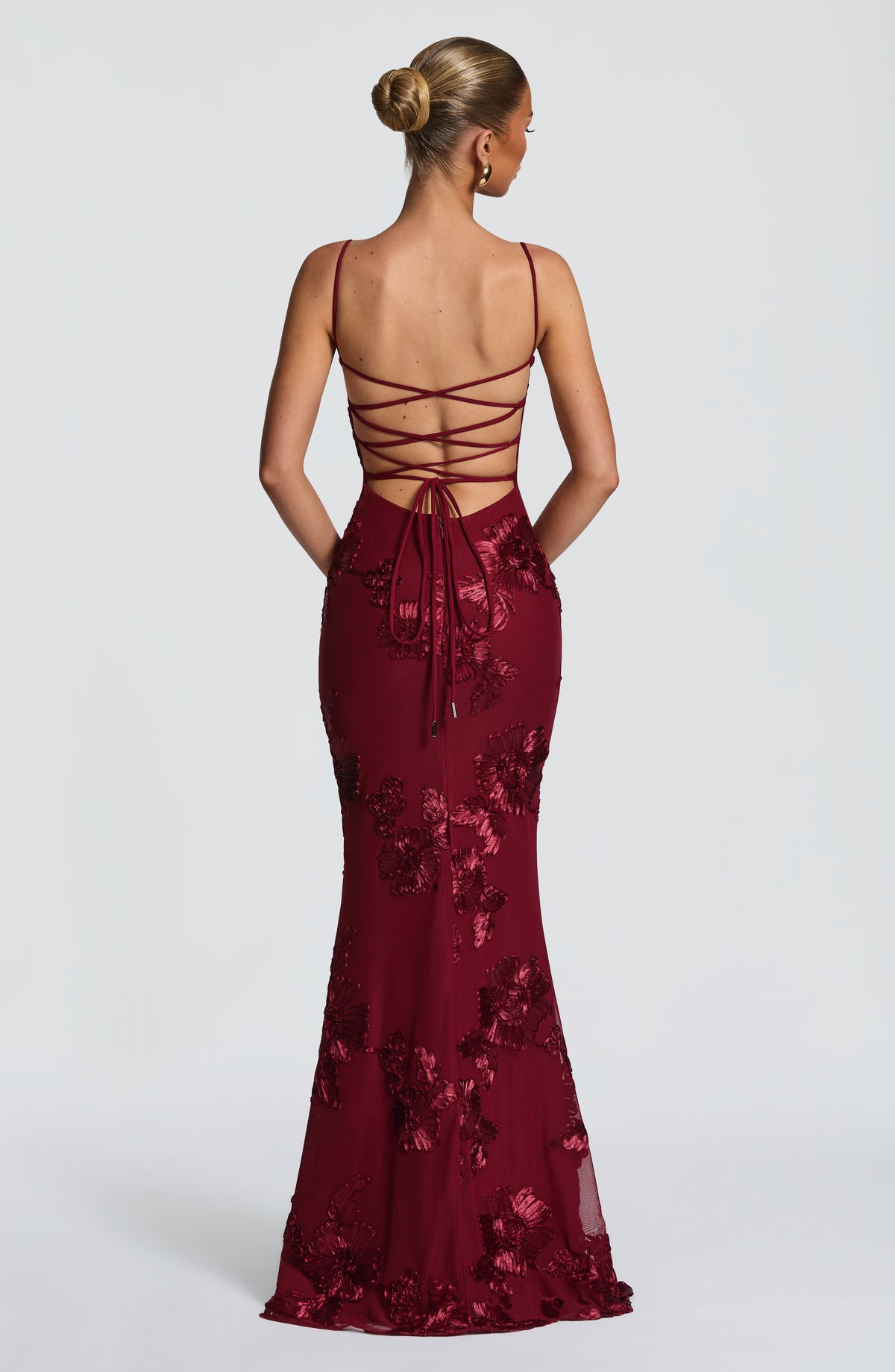 Robe longue fleurie corset, coloris bordeaux, vue de dos