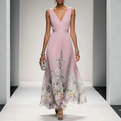 Robe longue à fleurs rose poudré, décolleté en V, portée