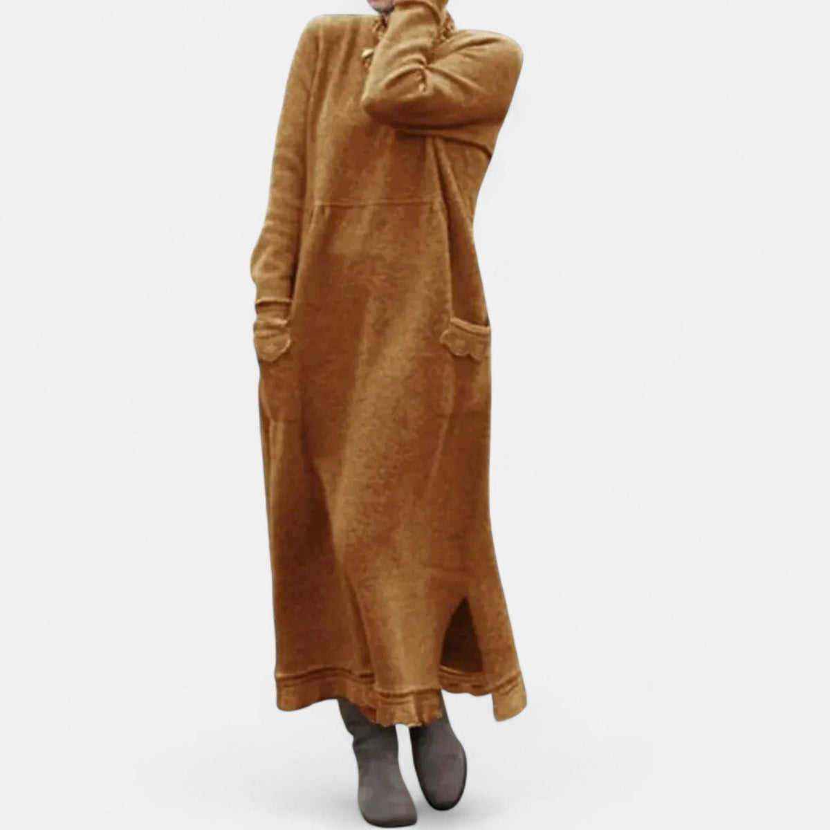 Robe longue en maille camel à col montant et poches