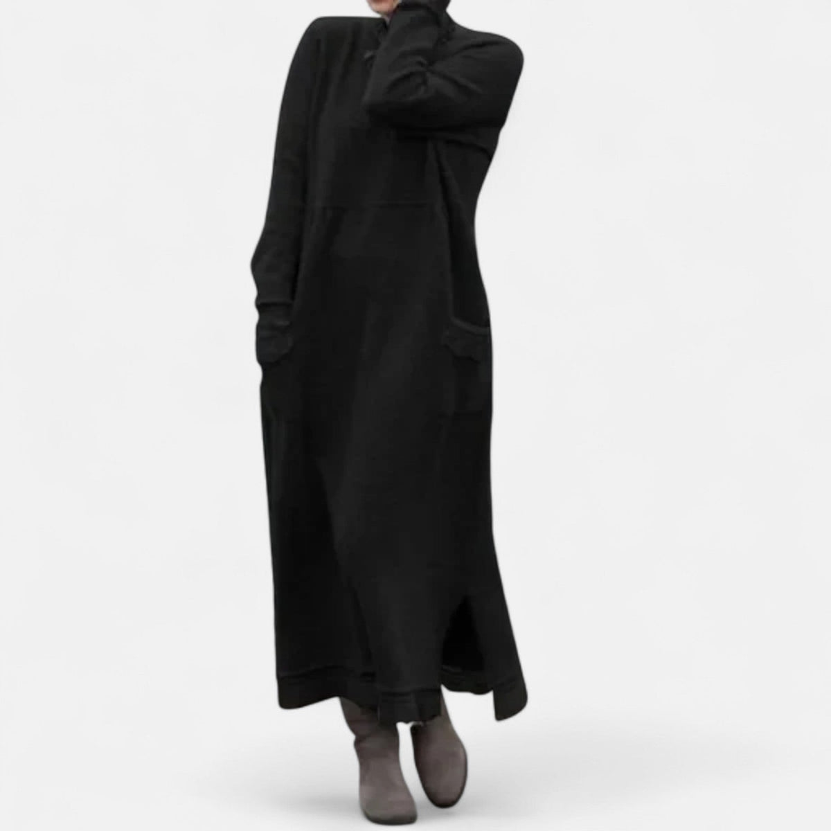 Robe longue en maille noire à col montant et poches