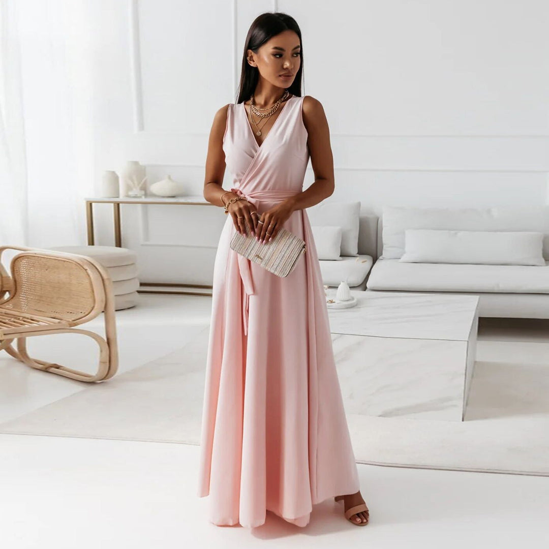 Robe longue portefeuille, coloris rose pâle, vue de face