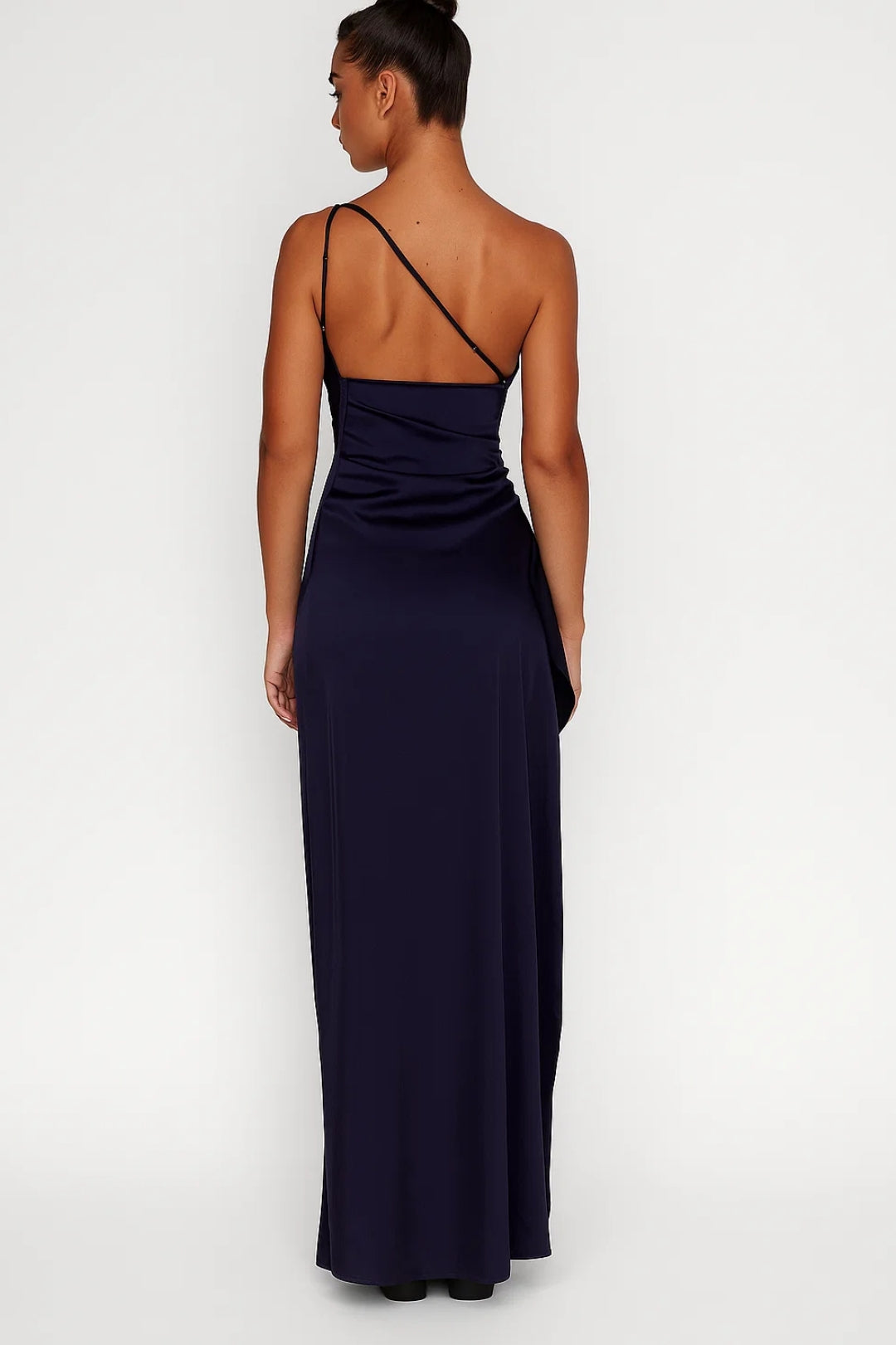Robe longue une épaule, coloris bleu marine foncé, vue de dos