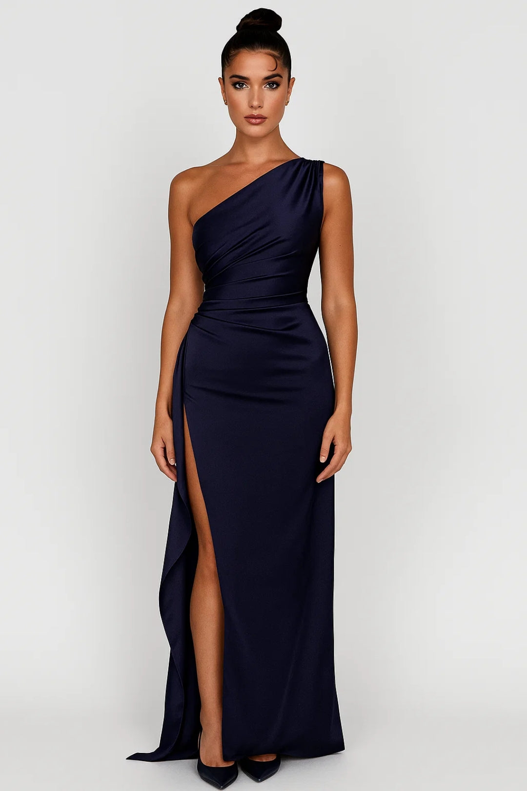 Robe longue une épaule, coloris bleu marine foncé, vue de face