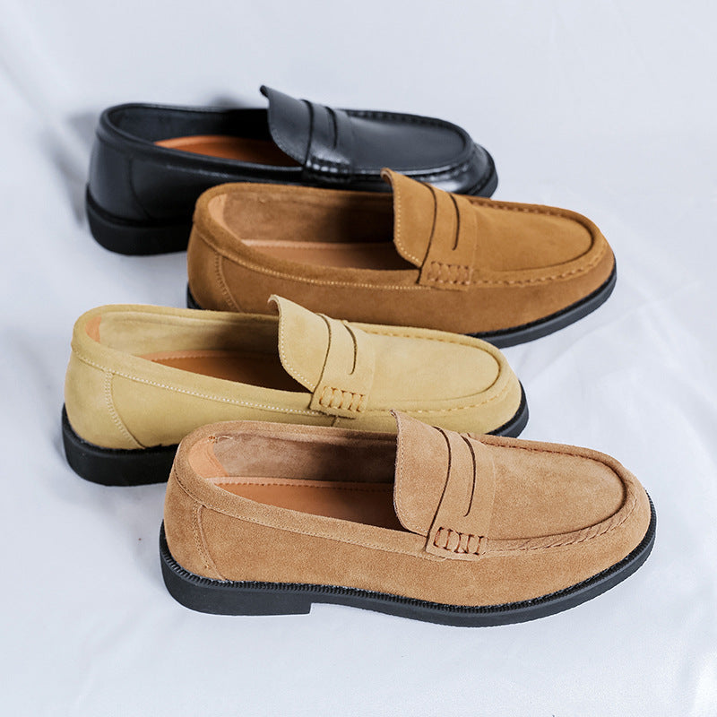 Mocassins sans lacets présentés en quatre coloris : noir, camel, beige et fauve