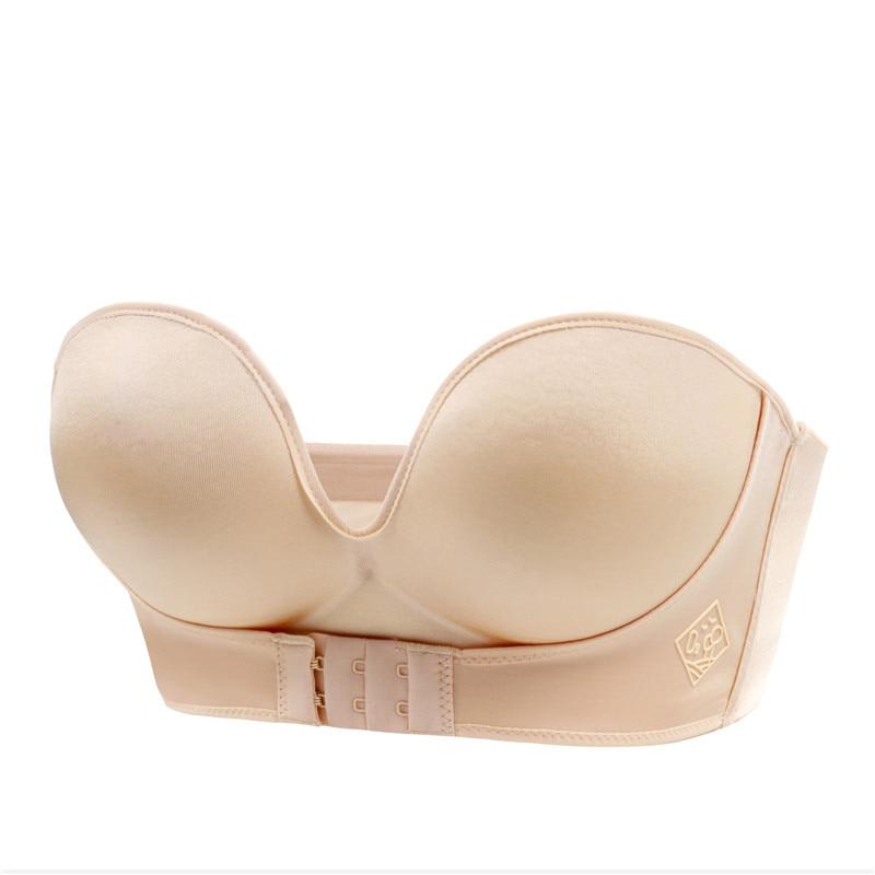 Soutien-gorge à bonnets moulés, coloris nude, vu de face