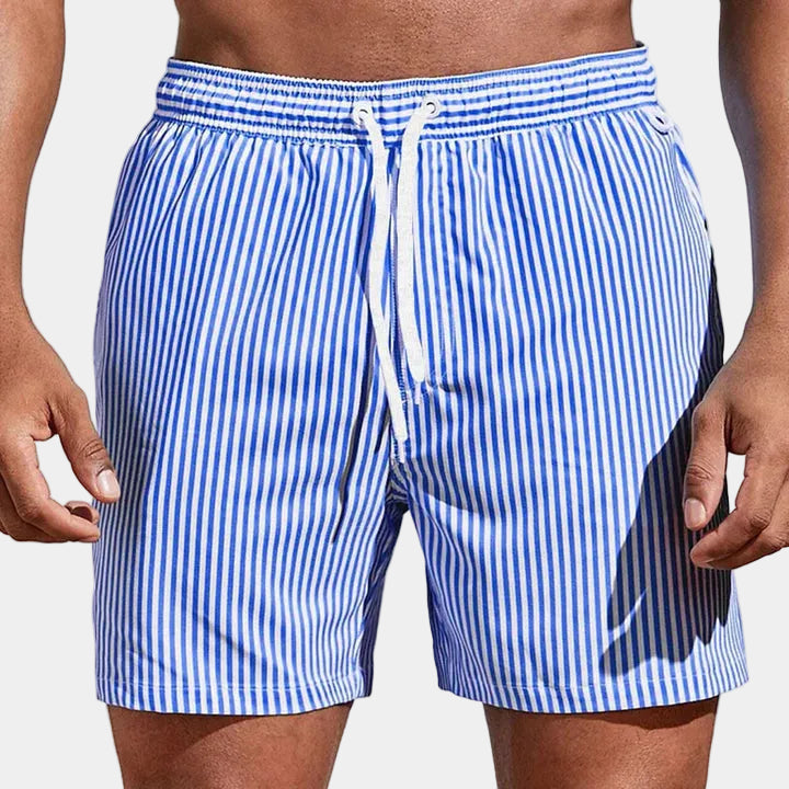 Short à fines rayures bleues et blanches, taille élastique et cordon blanc