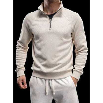 Sweat demi-zip raglan, coloris crème, porté en tenue