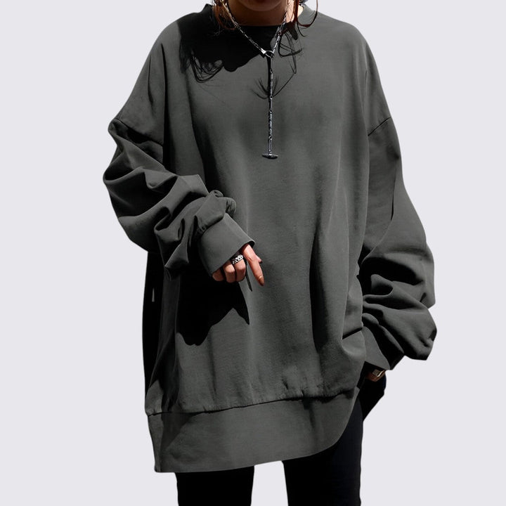 Sweat oversize à col rond, coloris gris foncé, vu de face