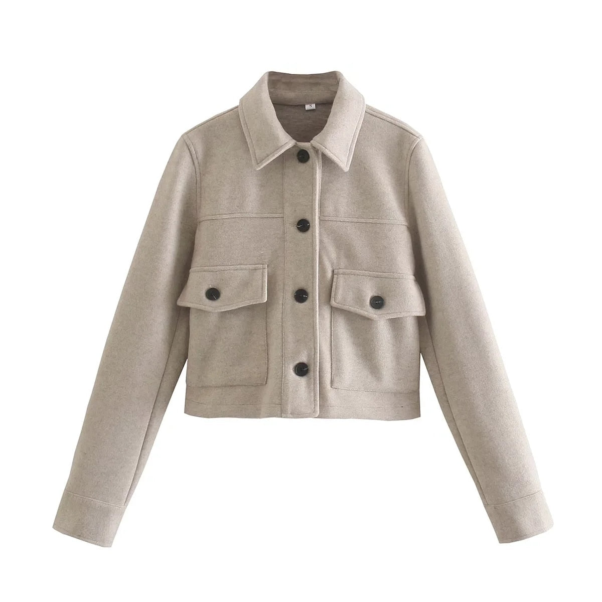 Veste courte à rabats, coloris pierre, présenté à plat