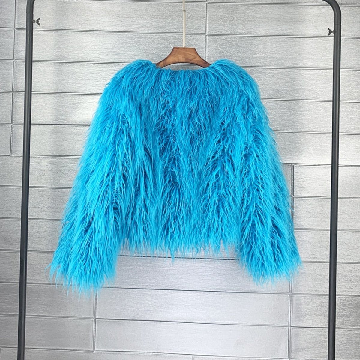 Veste courte fausse fourrure, bleu ciel