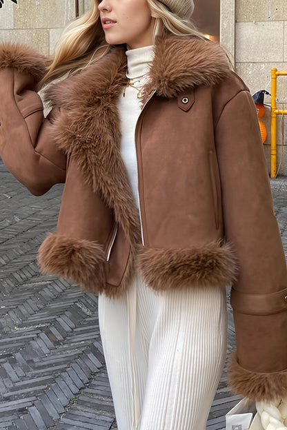 Veste courte grand col, coloris marron, vue de trois quarts
