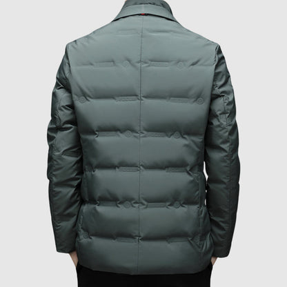 Dos de la veste matelassée verte, matelassage horizontal et col cranté relevé