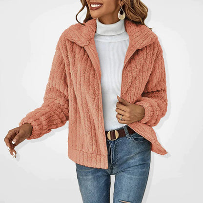 Veste teddy zippée douce, coloris abricot, vue de face