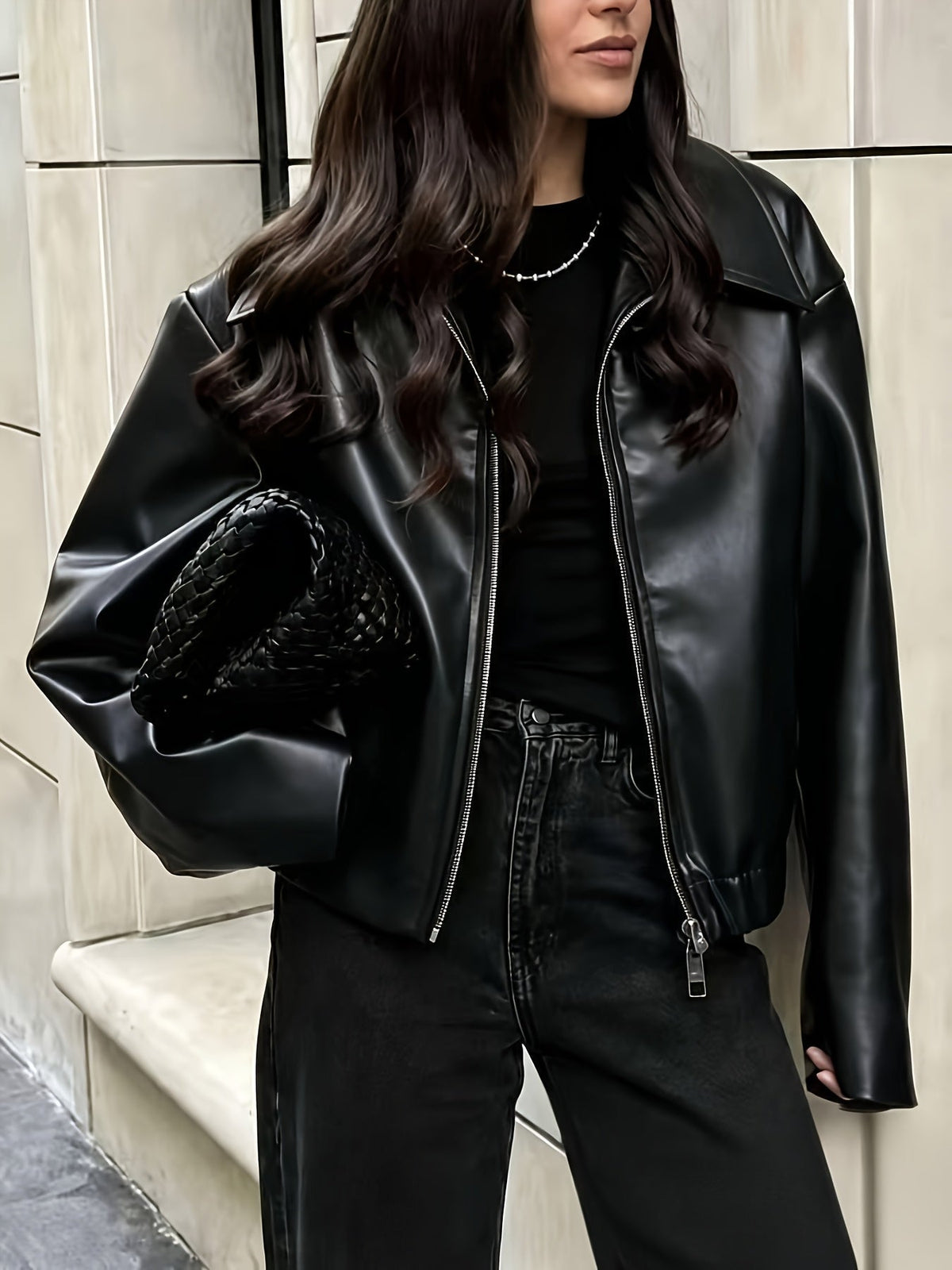 Veste zippée col rabattu, coloris noir, porté en tenue, vue 2